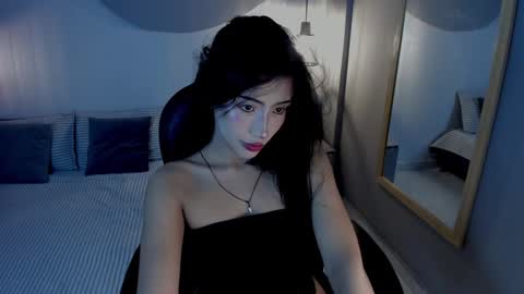 Vaioleth online show from 12.31.24