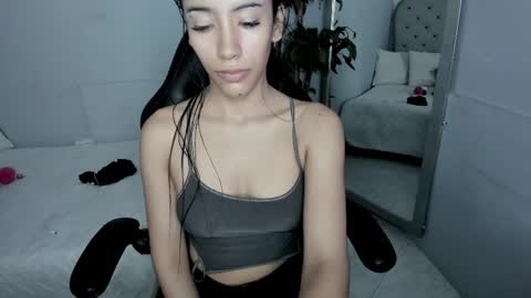 Snapshot of vaiolethsan chatting on 05.07.26 Vaioleth online show from 05.07.26