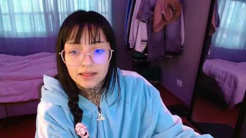 Snapshot of val_azuna chatting on 11.21.25 valentina online show from 11.21.25
