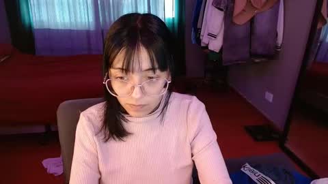 Snapshot of val_azuna chatting on 11.24.25 valentina online show from 11.24.25