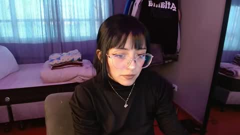 Snapshot of val_azuna chatting on 11.25.25 valentina online show from 11.25.25