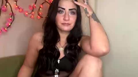 Snapshot of valaya906 chatting on 01.10.26 Valaya Noire online show from 01.10.26