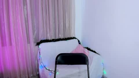 HI IM NEW online show from 12.17.25