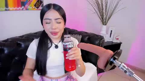 Snapshot of valecute_ chatting on 06.15.26 Vale online show from 06.15.26