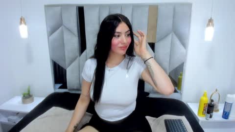 Snapshot of valeentiinaa_ chatting on 12.02.24 VALENTINA online show from 12.02.24