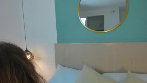 Snapshot of valen_grace_ chatting on 01.12.26 V AL E N online show from 01.12.26