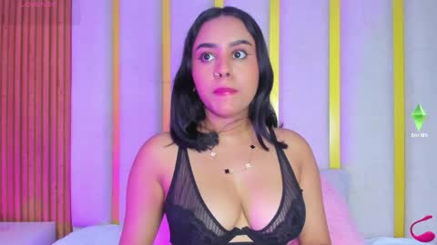 Snapshot of valen_petty chatting on 04.24.26 Valen online show from 04.24.26