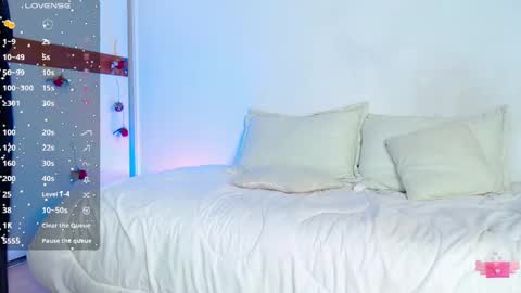 Snapshot of valen_ross_ chatting on 03.11.25 valentina Rossi 3 online show from 03.11.25