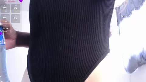 IG-valen mendoza99  twitter valenthompson99 online show from 03.14.26