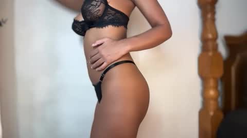 Snapshot of valenciaember chatting on 12.19.25 Valencia Ember online show from 12.19.25