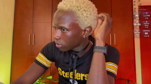   Valentin  independent Cam Boy     online show from 12.11.24