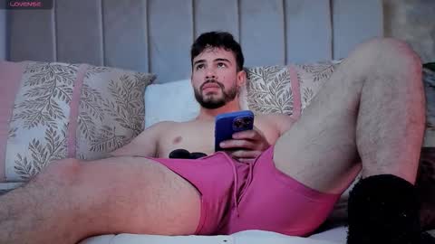 Snapshot of valenthinoking chatting on 10.15.25 valenthinoking online show from 10.15.25