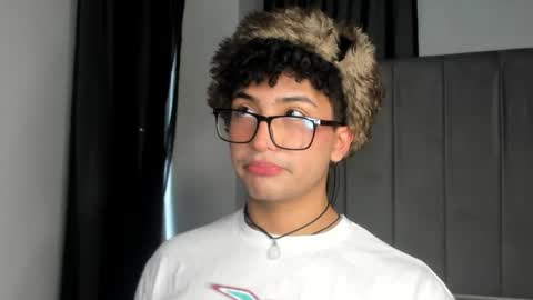 Valentin0 online show from 10.26.25