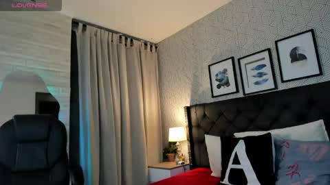 Snapshot of valentina__desire chatting on 04.23.26 Valen online show from 04.23.26