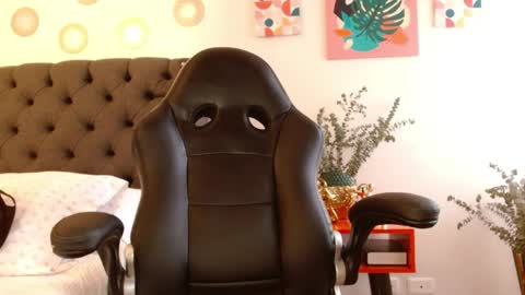 Valen Ferrer online show from 04.08.26