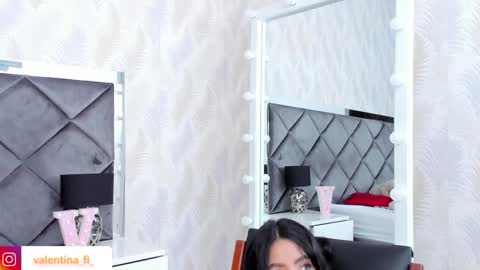 Snapshot of valentina_fi chatting on 01.27.25 Valentina online show from 01.27.25