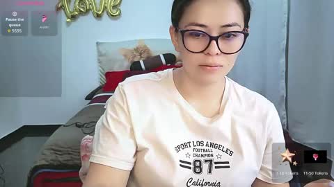 Snapshot of valentina_nappi96 chatting on 04.21.26 VALE online show from 04.21.26