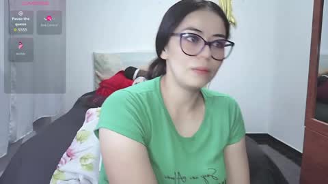 Snapshot of valentina_nappi96 chatting on 05.28.26 VALE online show from 05.28.26