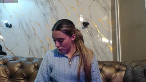 Snapshot of valentina_red18 chatting on 11.05.25 Valentina online show from 11.05.25