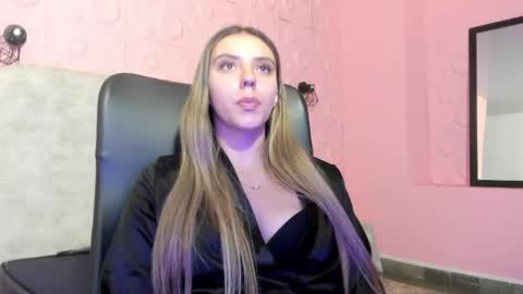 Snapshot of valentina_red18 chatting on 05.08.26 Valentina online show from 05.08.26