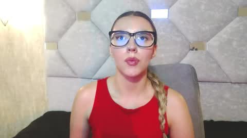 Snapshot of valentina_red18 chatting on 05.19.26 Valentina online show from 05.19.26