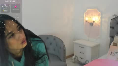 Snapshot of valentina_ross_ chatting on 04.17.26 Valentina online show from 04.17.26