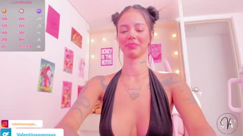 Snapshot of valentina_vegaa chatting on 01.31.25 Val online show from 01.31.25