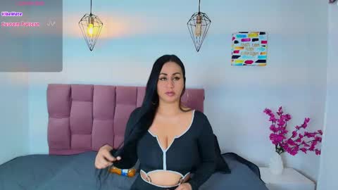 Snapshot of valentinajaramilloo chatting on 06.07.26 ValentinaJaramilloo online show from 06.07.26