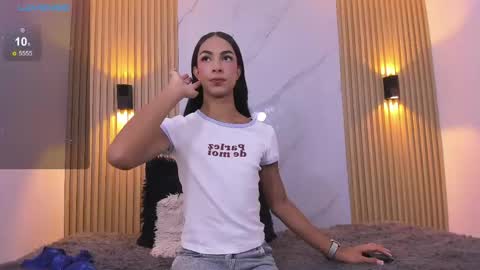 Snapshot of valentinaliux_ chatting on 04.26.26 valentinaliux_ online show from 04.26.26