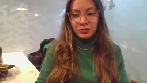 Snapshot of valentinaseleni24 chatting on 05.21.26 valentinaseleni24 online show from 05.21.26