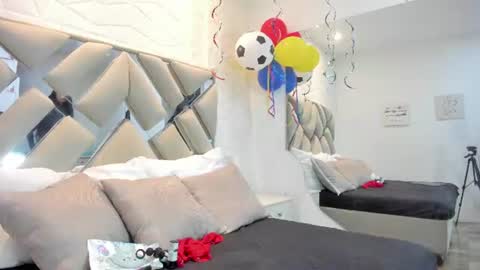 Snapshot of valentinasu_ chatting on 06.30.26 VALENTINA online show from 06.30.26