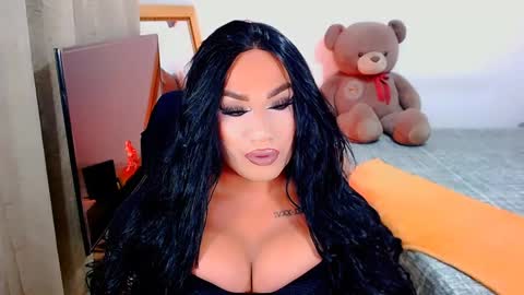 Snapshot of valentinaxqueen chatting on 12.17.24    online show from 12.17.24