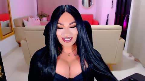 Snapshot of valentinaxqueen chatting on 01.22.25    online show from 01.22.25