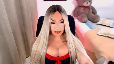 Snapshot of valentinaxqueen chatting on 02.20.25    online show from 02.20.25