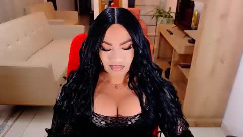 Snapshot of valentinaxqueen chatting on 10.14.25    online show from 10.14.25