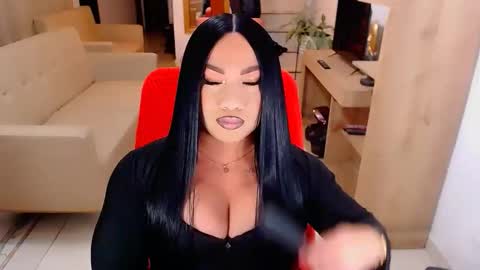 Snapshot of valentinaxqueen chatting on 10.19.25    online show from 10.19.25
