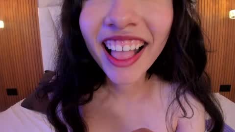 Snapshot of valentine_cutemml chatting on 05.22.26 Valentine online show from 05.22.26