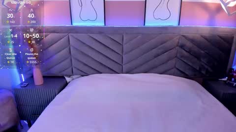 Snapshot of valentine_mia_ chatting on 09.13.25 Mia online show from 09.13.25