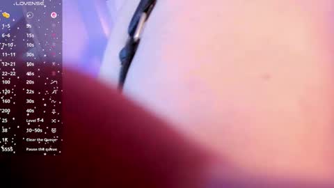 Snapshot of valentine_mia_ chatting on 10.07.25 Mia online show from 10.07.25