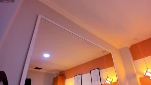 Snapshot of valentine_mia_ chatting on 12.21.25 Mia online show from 12.21.25