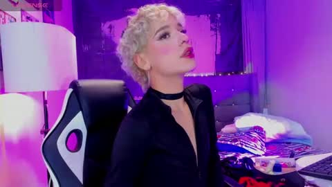 Snapshot of valentinee_xo chatting on 07.16.26 valentinee_xo online show from 07.16.26