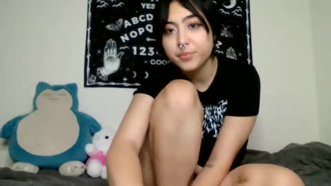 Snapshot of valentineyittk chatting on 12.17.24 ValentineKitty online show from 12.17.24