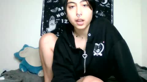 Snapshot of valentineyittk chatting on 12.21.24 ValentineKitty online show from 12.21.24