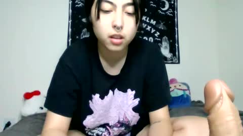 Snapshot of valentineyittk chatting on 12.22.24 ValentineKitty online show from 12.22.24