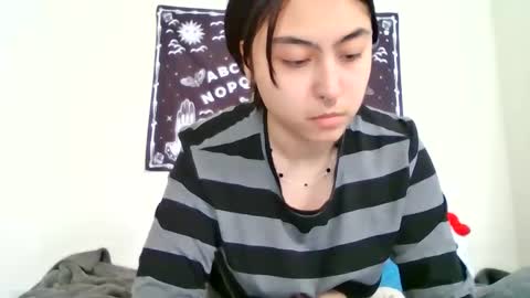 Snapshot of valentineyittk chatting on 12.25.24 ValentineKitty online show from 12.25.24