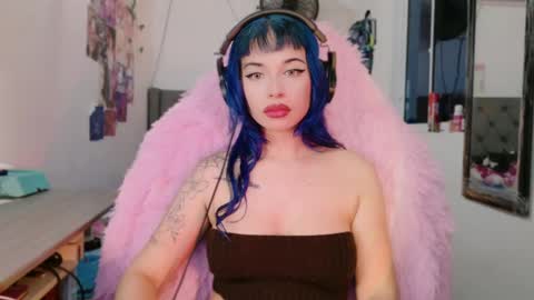 Danielle  Please help me to reach 300 thumbs up online show from 12.04.25