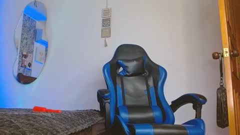 Mistery Guy online show from 11.17.25