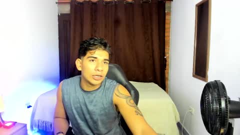 Snapshot of valentino_moura_ chatting on 02.28.25 VALENTINO MOURA online show from 02.28.25