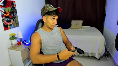 Snapshot of valentino_moura_ chatting on 03.11.25 VALENTINO MOURA online show from 03.11.25