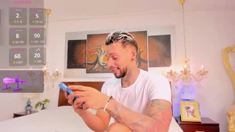 Snapshot of valentinos_ chatting on 12.22.25 Valentinos online show from 12.22.25